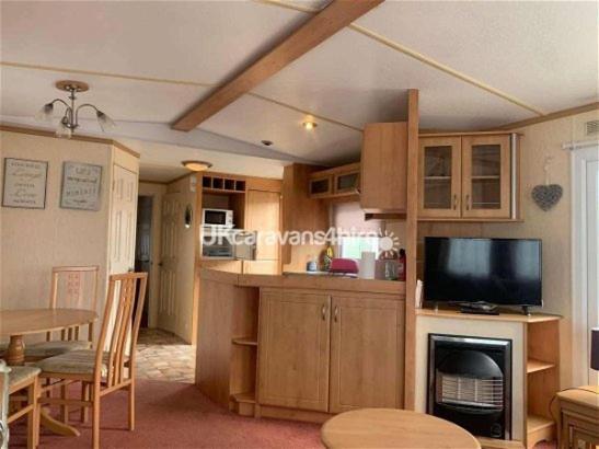 Lets Go Caravans Чапел-Сент-Леонардс Экстерьер фото